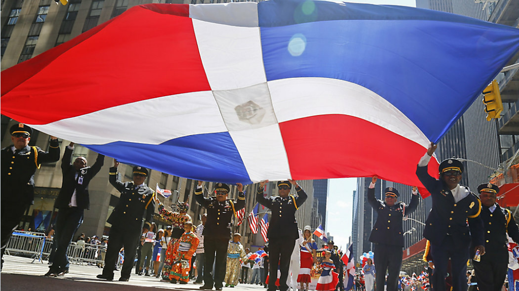 La Dominicanidad desfila por la Sexta Avenida en Nueva York