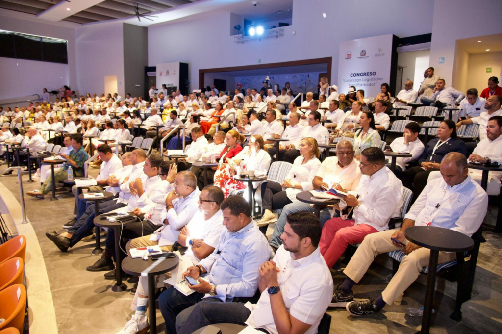 Con nutrida inducción, nuevos legisladores quedan preparados para un período legislativo sin precedentes en la República Dominicana