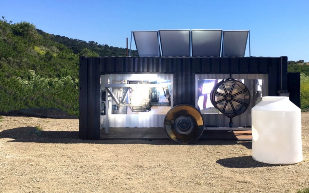 Una fábrica portátil solar que fabrica productos de plástico sin emisiones