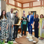 Presidente Abinader condecora con la Orden del Mérito de Duarte, Sánchez y Mella en el Grado de Caballero al destacado baloncestista dominicano Al Horford