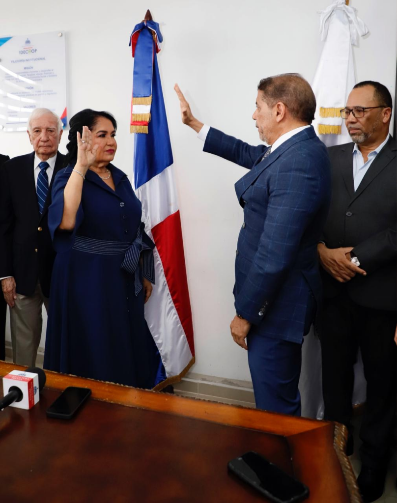 Ministro de Agricultura posiciona a Maritza Altagracia López como nueva directora del IDECOOP