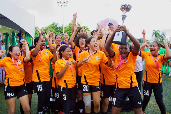Alcaldía del DN impulsa fútbol femenino con Mundialito Sub-13; Cibao FC resulta campeón