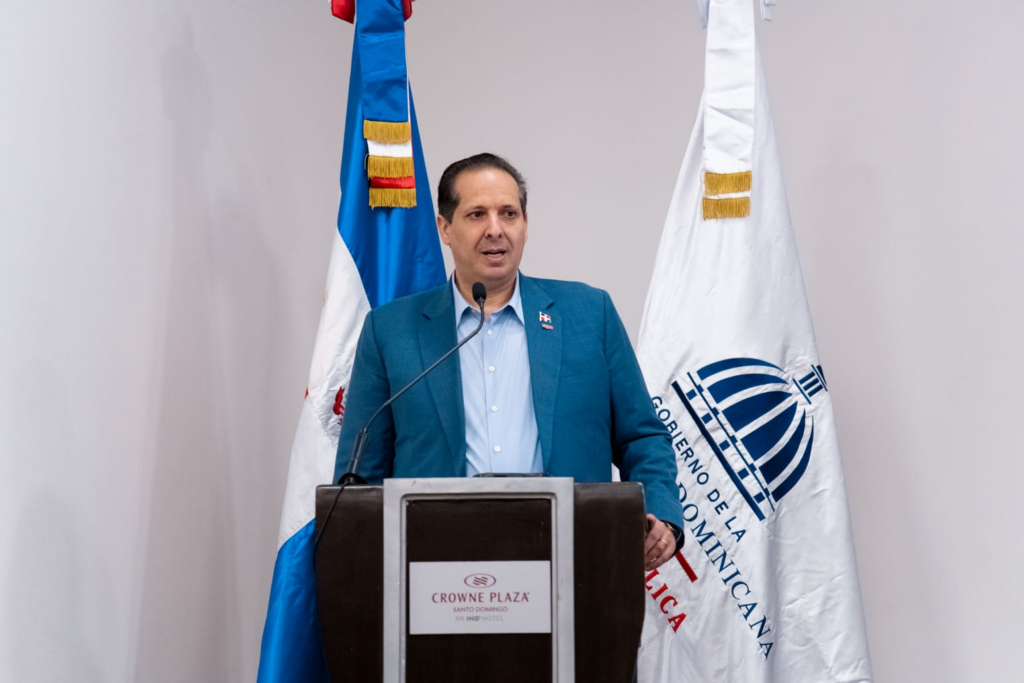 Ministro de Salud garantiza suministro de medicamentos a pacientes con hipertensión y diabetes