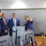 911 recibe visita subsecretario adjunto del Programa INL del Gobierno de los EE. UU.