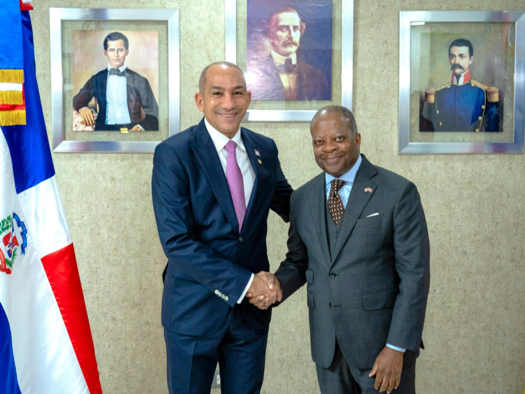 SUBSECRETARIO EE.UU Y PRESIDENTE DNCD ANALIZAN ESTRATEGIAS SOBRE COMBATE DROGAS SINTÉTICAS