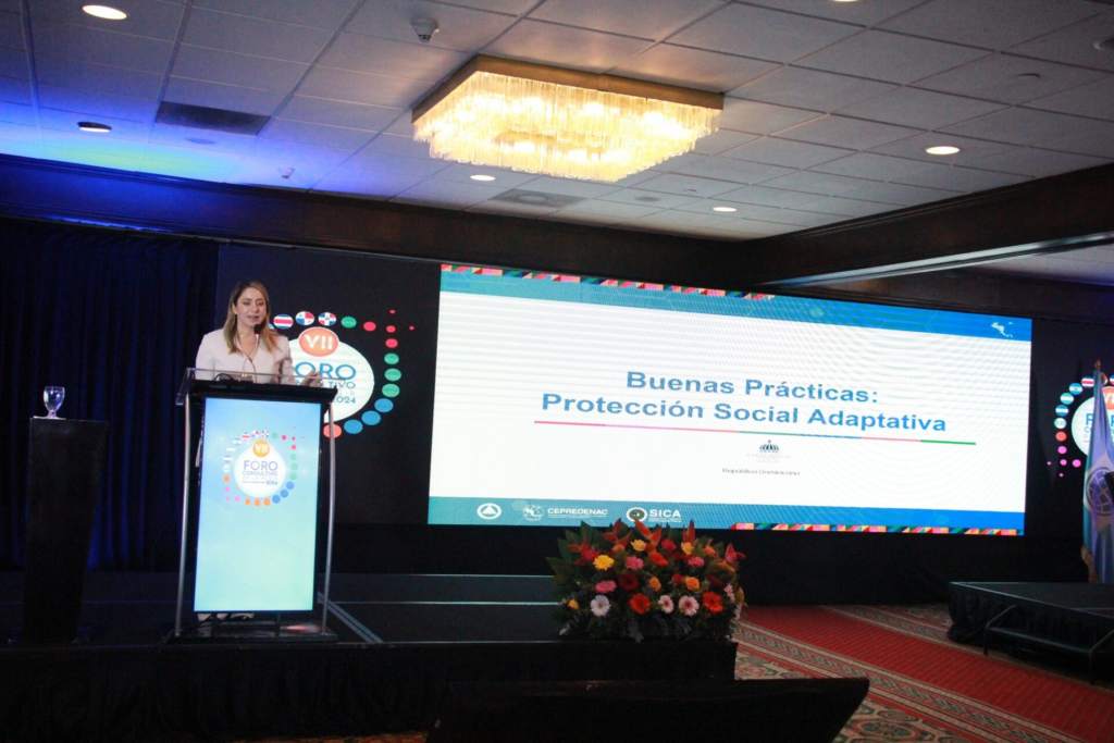 Directora general de Supérate presenta logros y desafíos del Bono de Emergencia en foro Sisca y Banco Mundial