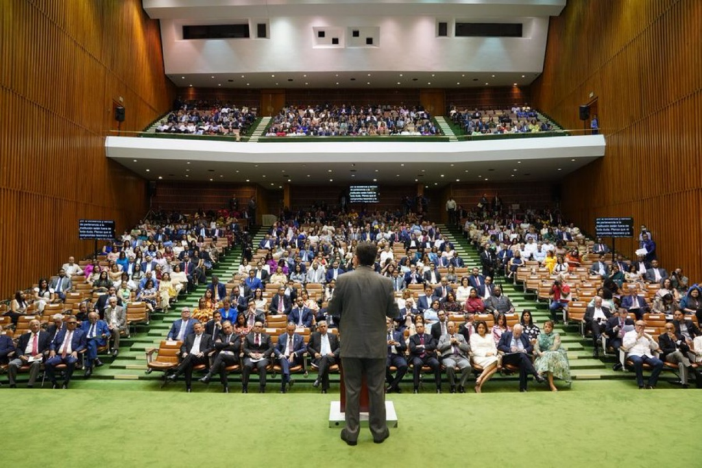 Valdez Albizu anunció que en el 3er trimestre 2024, la ocupación alcanzó un nivel histórico de 5,029,347 trabajadores