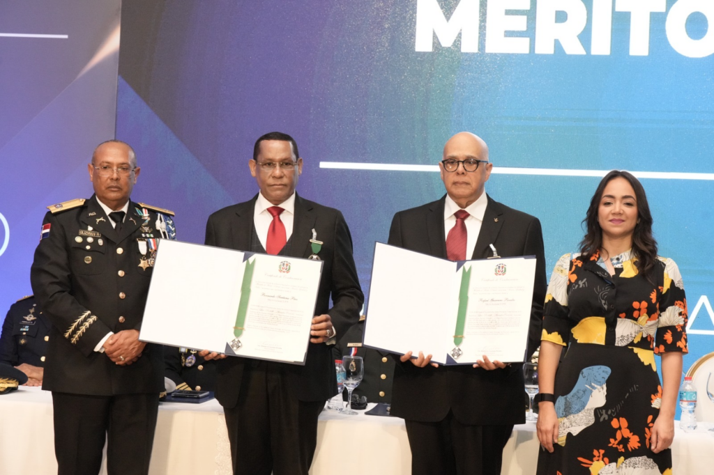 Policía Nacional celebra acto de imposición de «Medalla al Mérito Policial» bajo el lema Honor, Lealtad y Valor