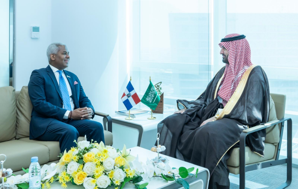 Embajada de RD y Ministerio de Recursos Humanos y Desarrollo Social de Arabia Saudita conversan sobre mercado laboral