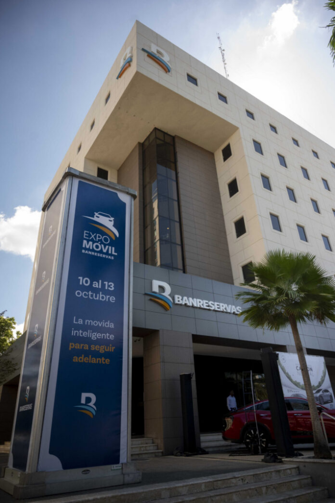 Banreservas anuncia Expomóvil 2024 