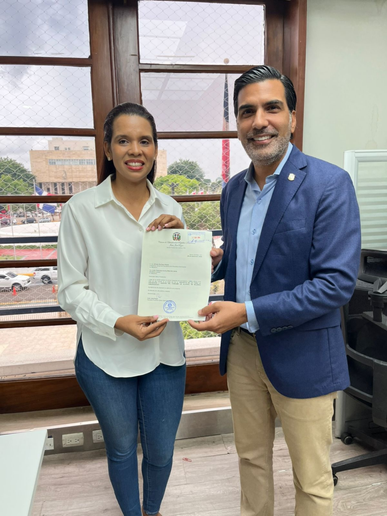 Diputado Juan José Rojas Presenta Proyecto de Ley que penalizaría la Venta y el Consumo de Alcohol en Mujeres Embarazadas.