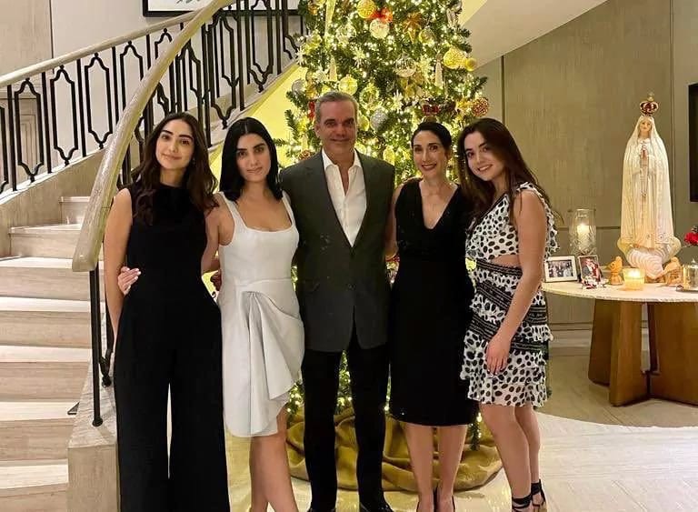 Presidente Luis Abinader viajará a Estados Unidos junto a su familia