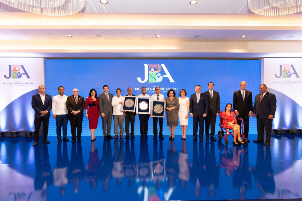 Fundación Rica entrega Premio Dr. Julio A. Brache Arzeno a la Sostenibilidad