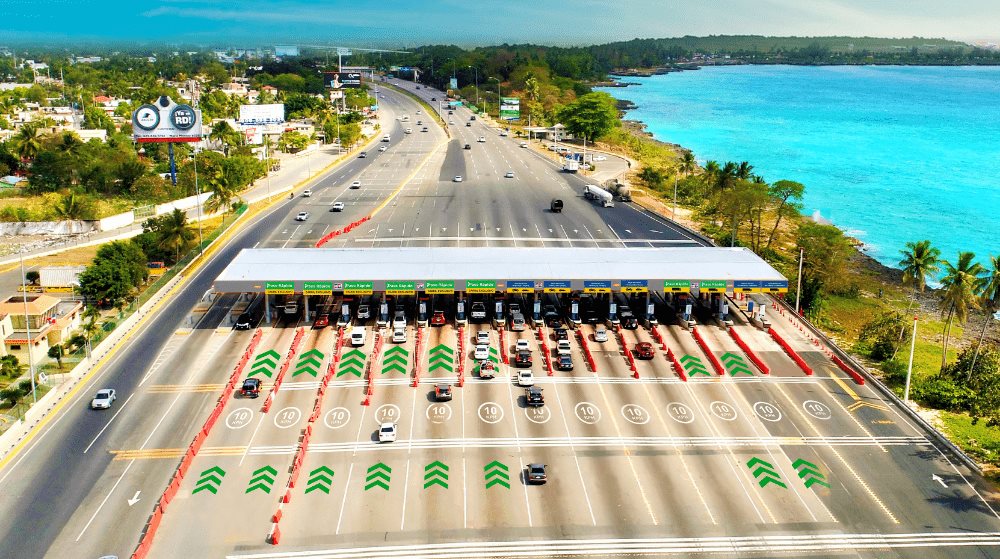 Más de 94,000 vehículos transitaron por el peaje de Las Américas este fin de semana; 41,000 usaron Paso Rápido sin contratiempos