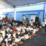 Voluntariado Banreservas realiza fiesta navideña en la escuela Movearte del Río Ozama