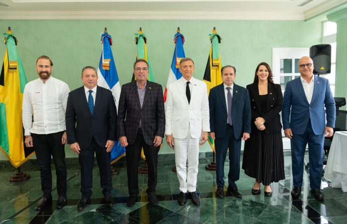 República Dominicana y Jamaica suscriben acuerdo para regular y facilitar las operaciones de transporte aéreo