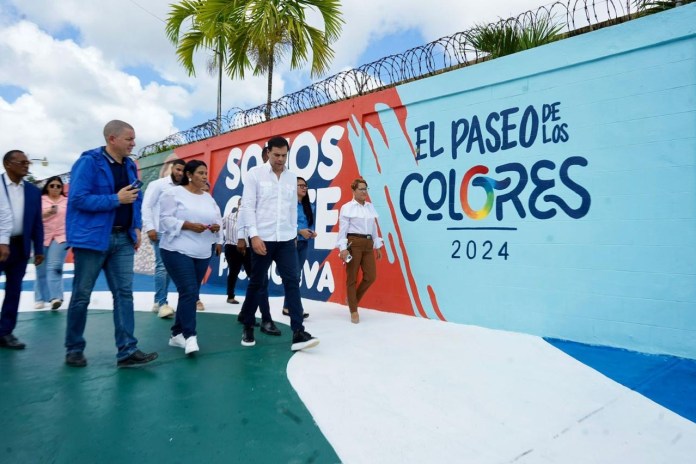 Roberto Ángel revela han inaugurado 143 Paseos de los Colores; con 71,089 m2 de arte público plasmado