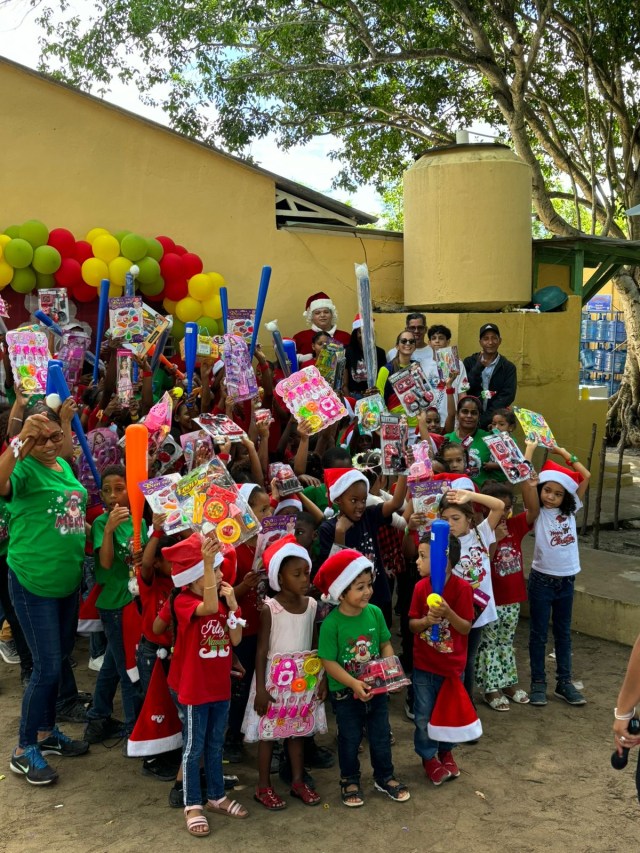 Isabela Bay Education and Sport Foundation lleva alegría a 147 niños del área de Punta Rucia