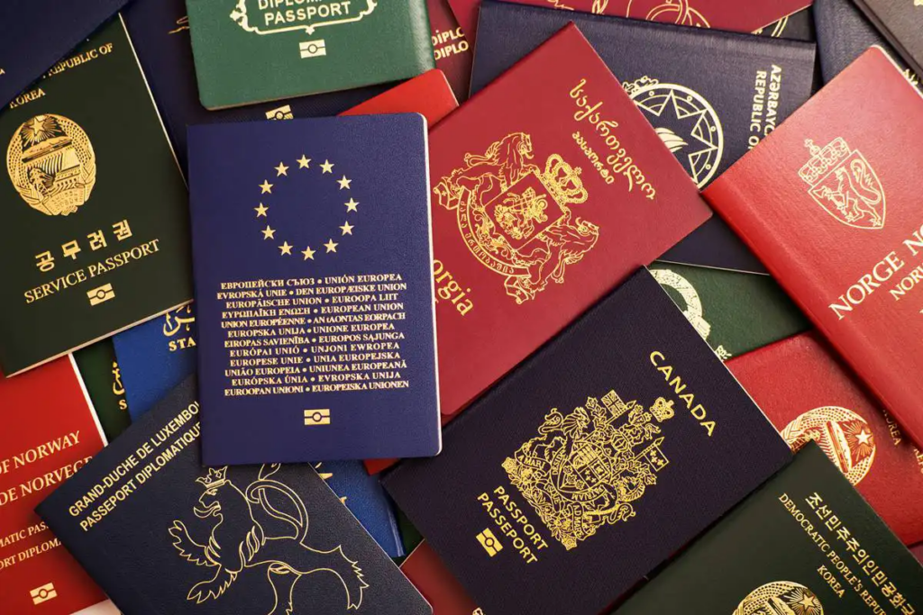 Los pasaportes más poderosos del mundo en 2025