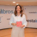 Leonelda Castillo presenta su libro ¨Manifiesta con el Corazón¨