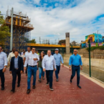 Ministro Paliza supervisa avances de proyectos clave en Santiago y Oviedo