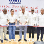Presidente Abinader entrega totalmente remozado el Club Renacer en Guachapita