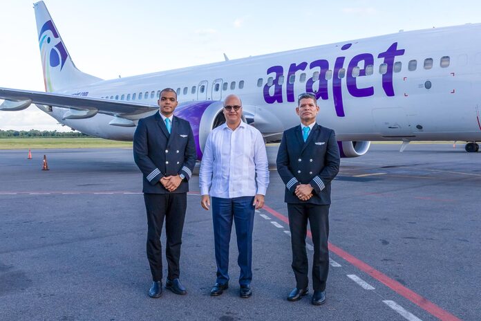 IDAC habilita dos pilotos dominicanos para volar los aviones boeing de Arajet