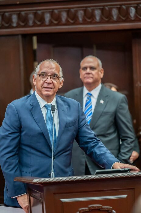 Senado de la República reconoce a Fernando Capellán por su liderazgo empresarial y contribución al desarrollo económico