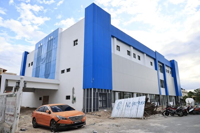 Director del SNS supervisa avances en remozamiento y construcción de hospitales en Baní y Azua