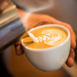 El lado oscuro de la máquina de café de oficina: ¿cómo afecta a tu salud?