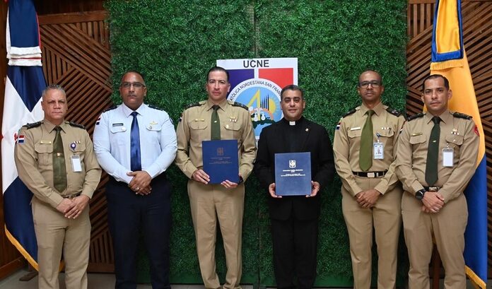 ICM firma acuerdo interinstitucional con UCNE