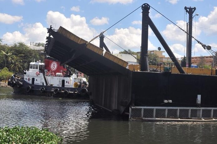 Obras Públicas cerrará este sábado el Puente Flotante por dos horas.