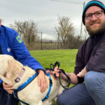 Perro robado se reencuentra con su familia después de siete años