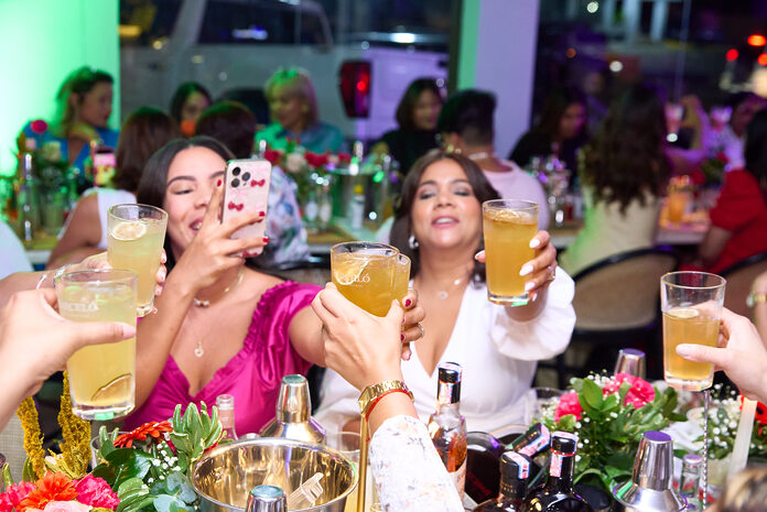Flowers & Cocktails honra la dedicación de las madres dominicanas en una experiencia única