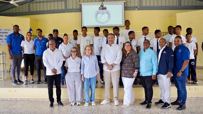 INEFI impulsa el deporte escolar en La Romana junto a la Fundación Mir