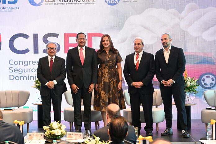 Superintendente de Seguros propone replantear modelo actual del sector desde la innovación e inclusión