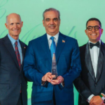Abinader recibe reconocimiento del Instituto de Liderazgo Hispano del Congreso (CHLI), y defiende alianza estratégica con Washington