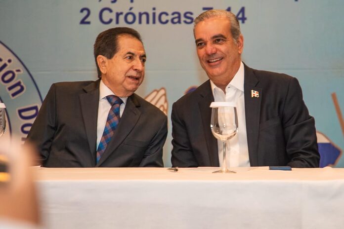 Presidente Abinader llama a la unidad nacional y destaca el poder de la oración