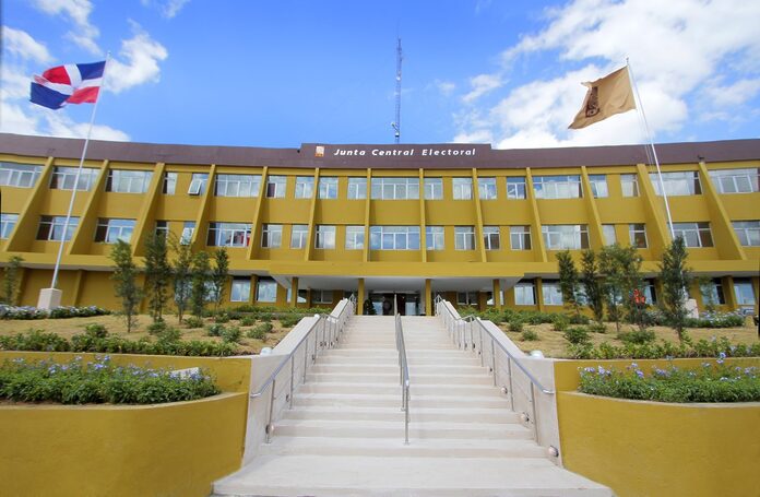JCE saluda condena impuesta en Barahona a miembros red de falsificación de documentos