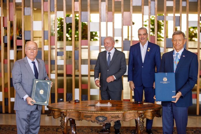 RD y Brasil firman acuerdos de entendimiento para mejorar la gestión pública y fortalecer la formación del personal diplomático de ambos países