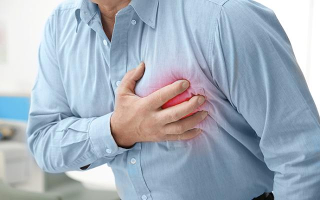 Cusndo el corazón late de forma irregular, el riesgo de un derrame cerebral aumenta