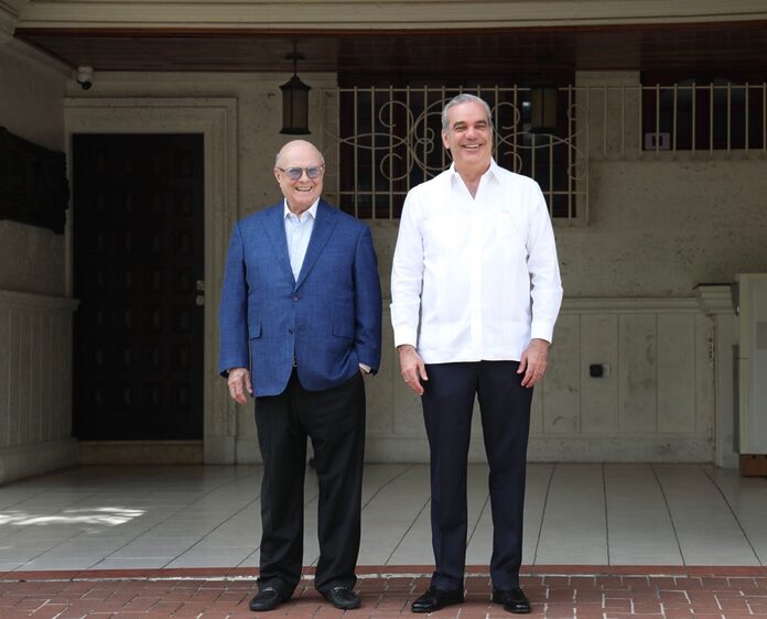 Abinader continúa diálogo nacional sobre Haití con visita este viernes al expresidente Hipólito Mejía