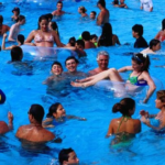 Lo que no ves en el agua, qué tan seguras son realmente las piscinas