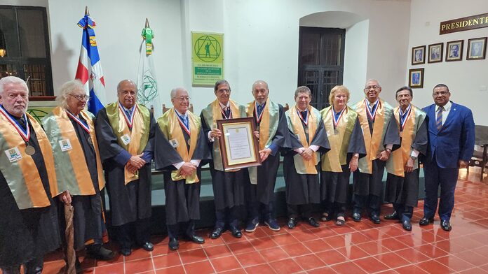 Academia de Ciencias inviste al ingeniero César Arturo Abréu Fernández como Miembro de Número