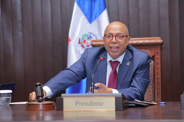 Diputados aprueban proyecto que establece incentivos para médicos de la frontera