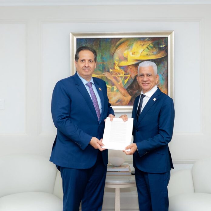 Presidente del Senado recibe del ministro de Salud propuesta modificación a Ley de Salud Mental 