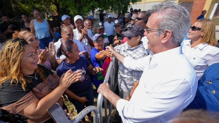 Presidente Abinader inaugurará seis escuelas, un hospital, entregará carreteras y títulos de propiedad este fin de semana en La Vega, Santiago y el Gran Santo Domingo