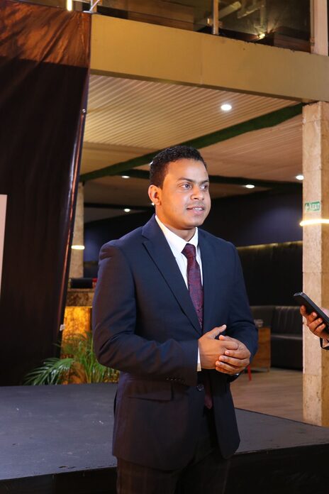 Joven empresario dominicano, Enós Saldivar Capellán seleccionado entre los 33 Liderazgos Juveniles más Trascendentales de Latinoamérica 2025
