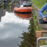 Ámsterdam construye pequeñas escaleras para que los gatos salgan de sus canales