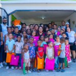 Fundación Soles de Vida entrega más de 300 kits escolares a niños de Santo Domingo Este